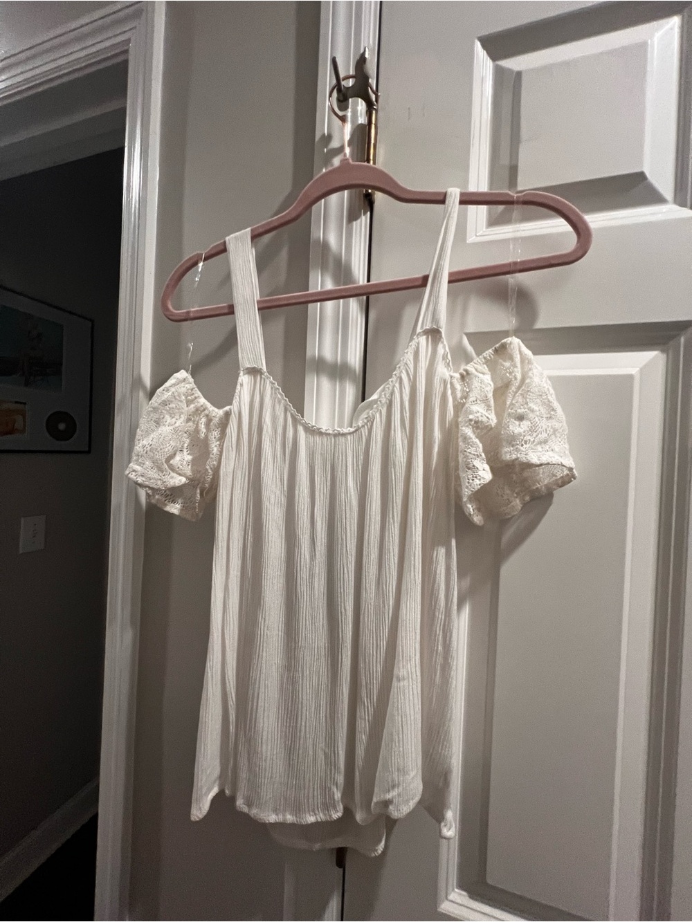 Jolt Cream Cold-Shoulder Lace Puff Sleeve Top